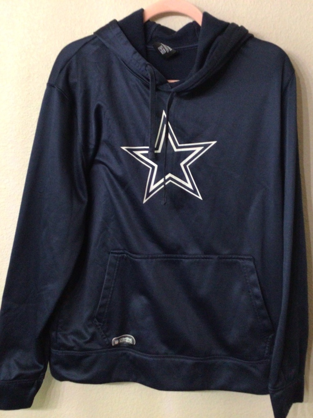 Dallas Cowboys hooded sweatshirt. Size large. Great shape.